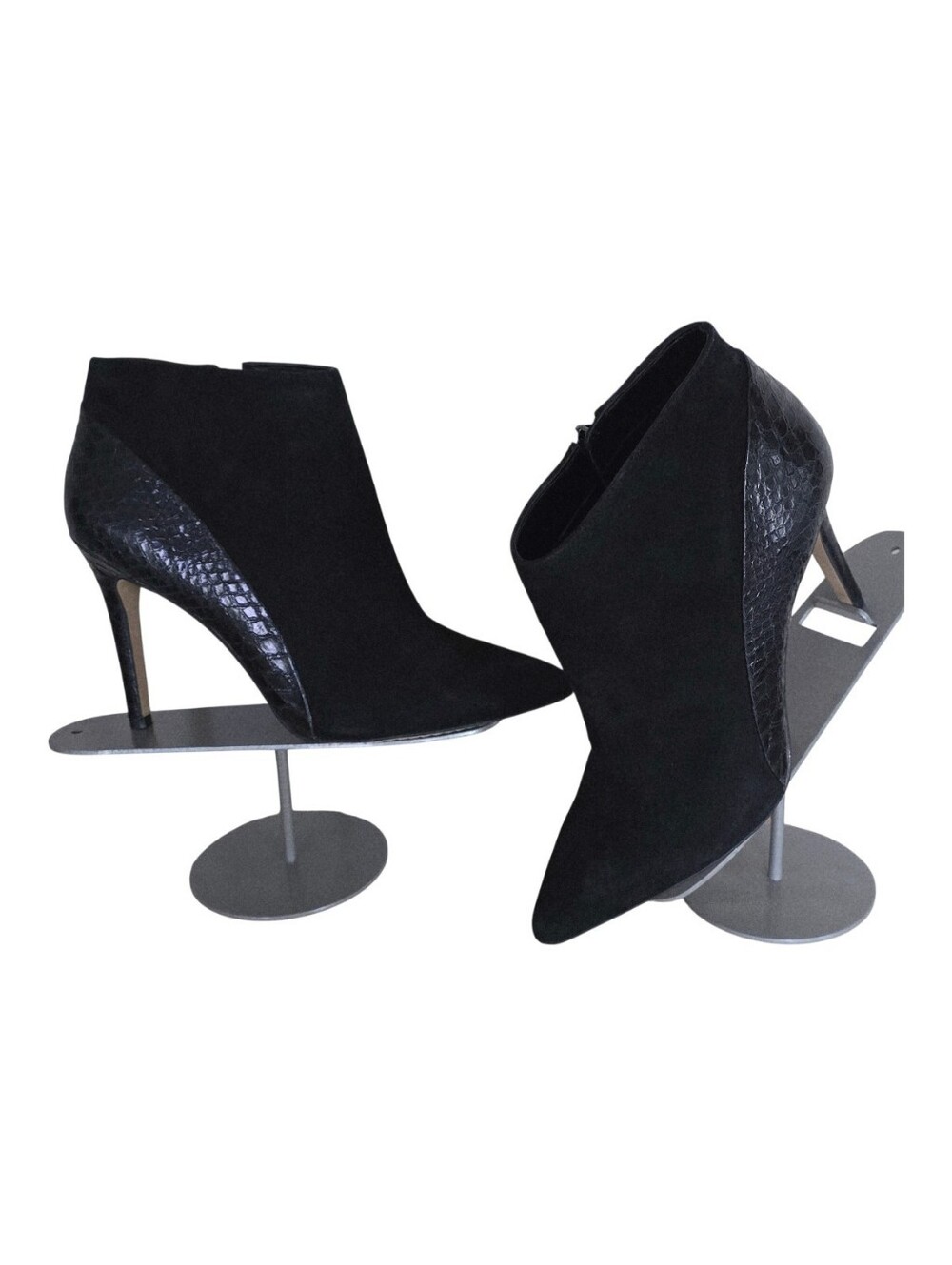 Nice Vince Camuto Black Pointed-Toe Suede Ankle Boots w/Textured Heel Panel 8M